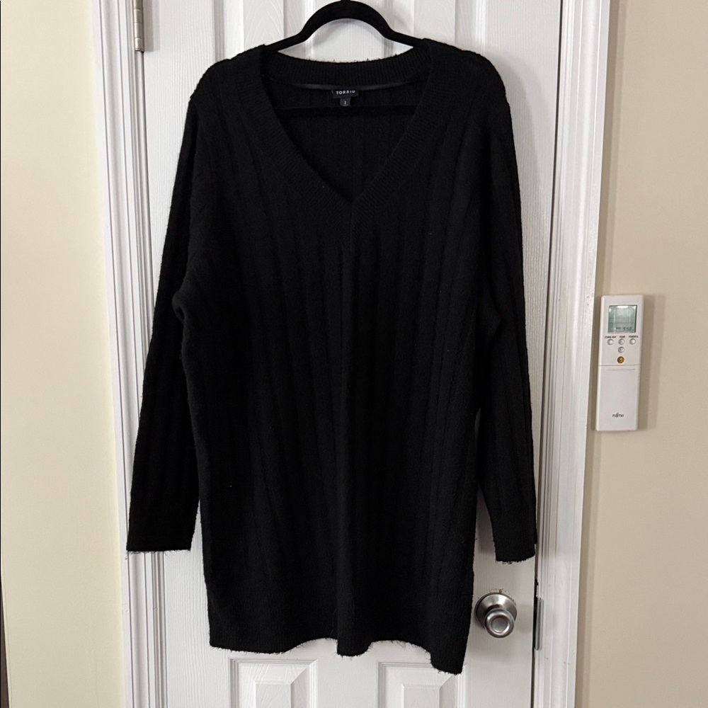 Black V-Neck vegan cashmere tunic
